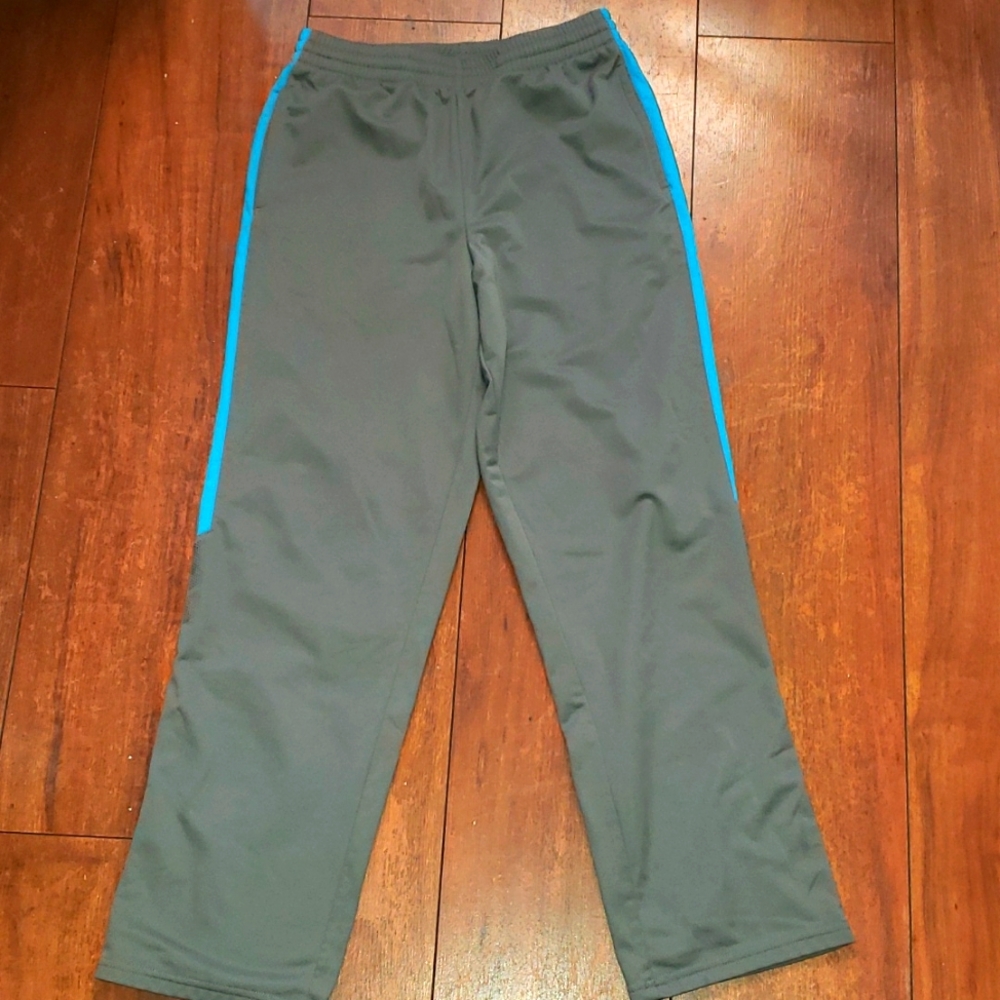 Boys sweat 👖 bundles 2 pants
